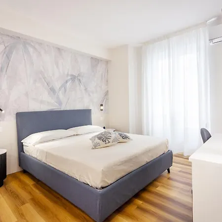 Kucuncy Luxury - Centro Storico Di - 2 Camere, 2 Bagni ليباري