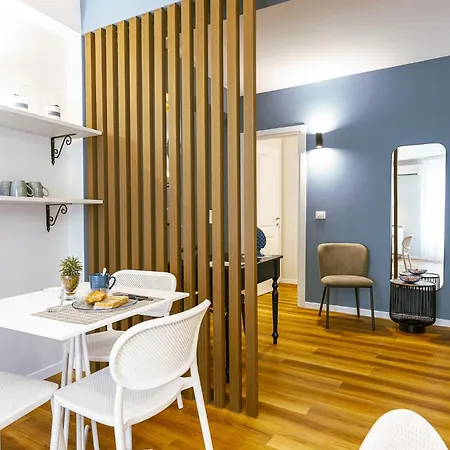 Kucuncy Luxury - Centro Storico Di - 2 Camere, 2 Bagni بيت للعطل ليباري