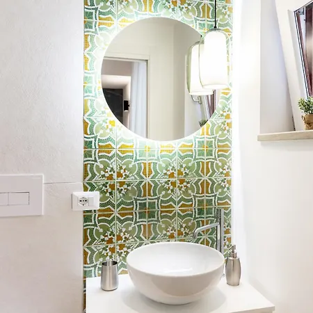 Kucuncy Luxury - Centro Storico Di - 2 Camere, 2 Bagni *