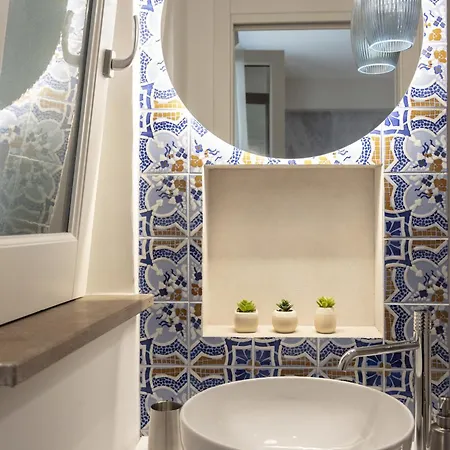 Kucuncy Luxury - Centro Storico Di - 2 Camere, 2 Bagni Λίπαρι