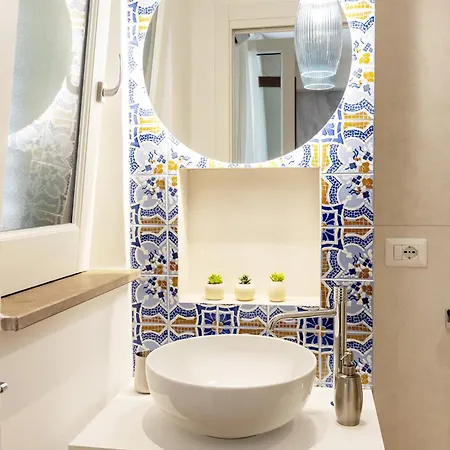 Kucuncy Luxury - Centro Storico Di - 2 Camere, 2 Bagni * Λίπαρι