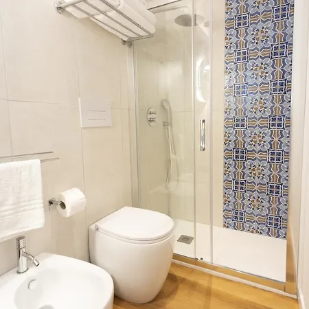 Kucuncy Luxury - Centro Storico Di - 2 Camere, 2 Bagni بيت للعطل *