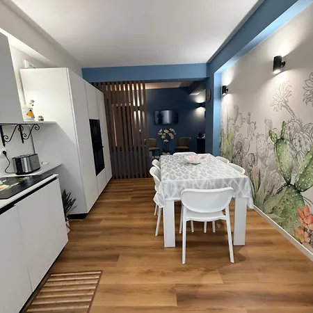 Kucuncy Luxury - Centro Storico Di - 2 Camere, 2 Bagni Prázdninový dům