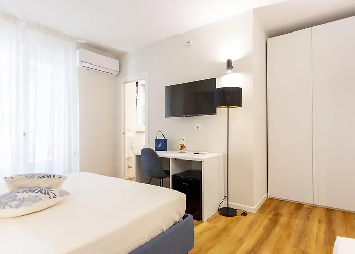 Kucuncy Luxury - Centro Storico Di - 2 Camere, 2 Bagni Hébergement de vacances *